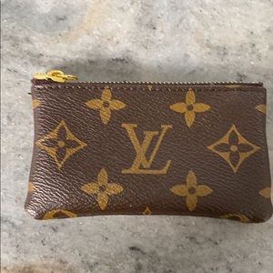 LV CHANGE PURSE